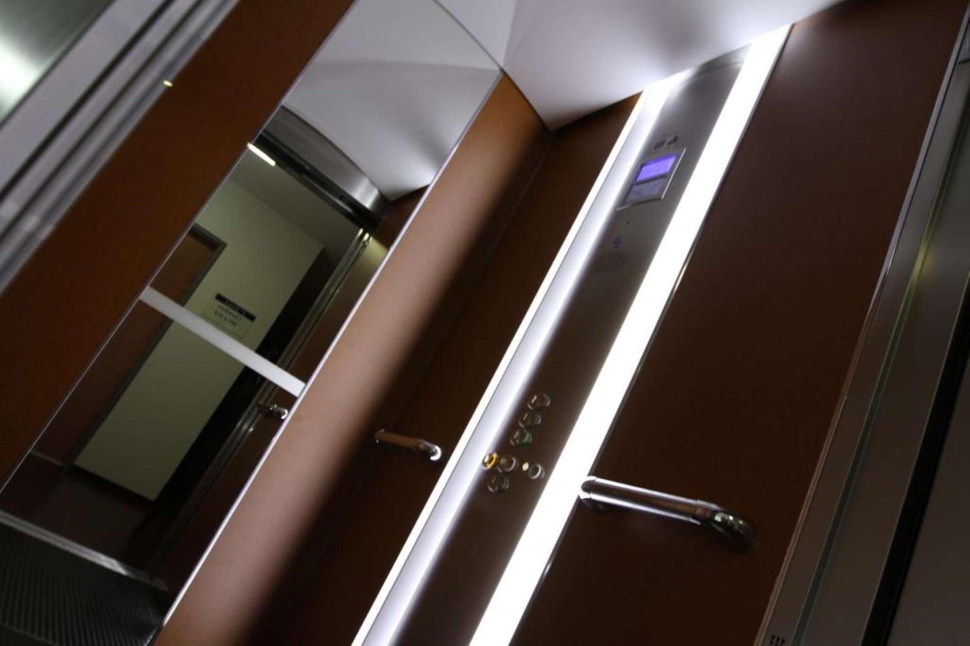Brit Hotel Confort Villeneuve Sur Lot Bias  ภายนอก รูปภาพ