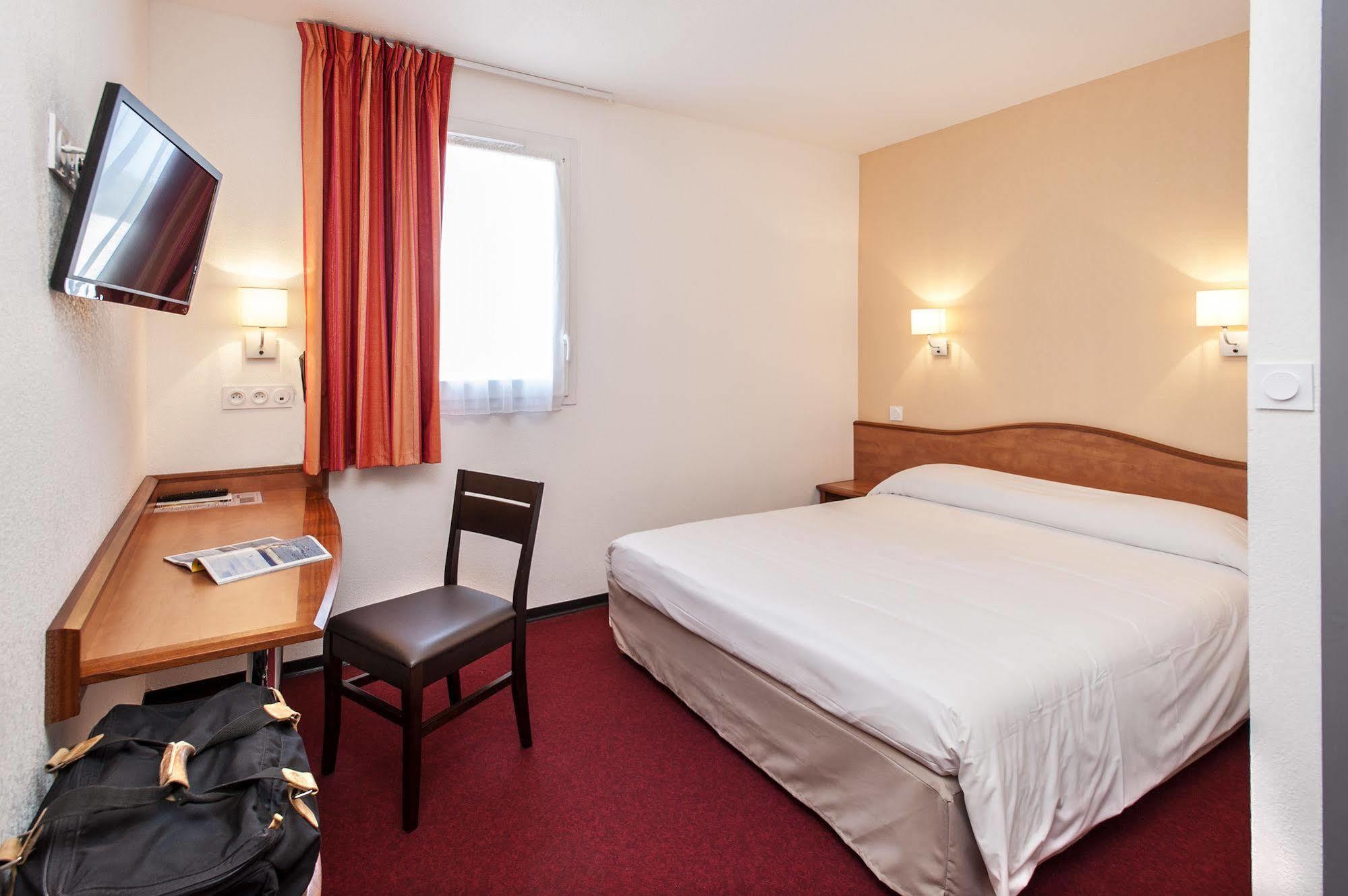 Brit Hotel Confort Villeneuve Sur Lot Bias  ภายนอก รูปภาพ